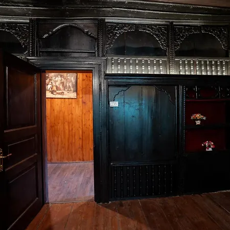 Hostal The Englishman's Clock Tower &