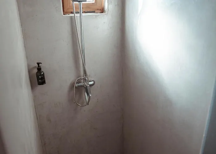 Hostel Kulla Inglizit *